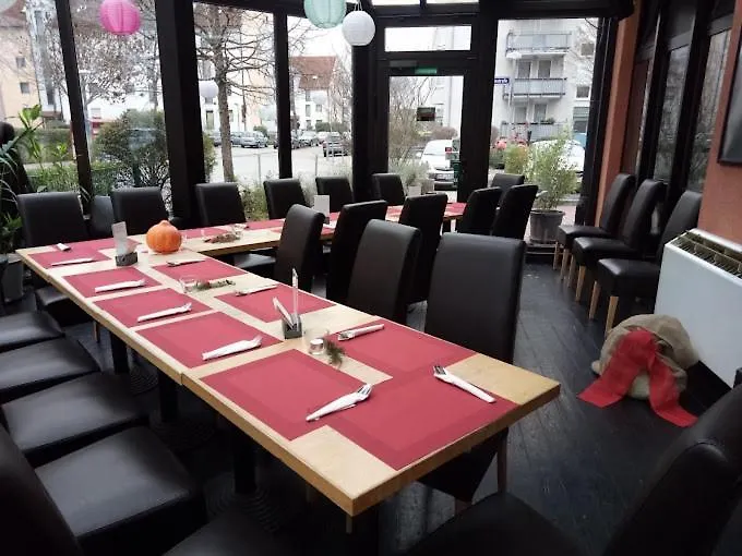 Apartment 1A 3 Comfortable Room, Private Calm Apartment, Next To City Center, Inclusive Private Car Park, Full Equipped Kitchen, 100Mbps Wifi, One Minute To Tram Station, Smart Tv, Etc! Whatsapp Support, No Additional Costs! Mannheim